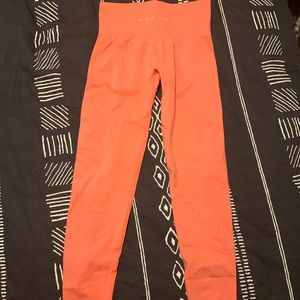 SOLD NVGTN CORAL SEAMLESS